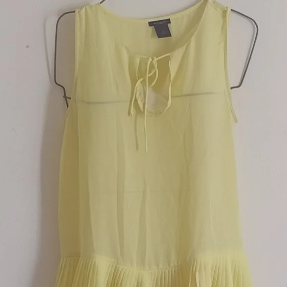 Ann Taylor Factory yellow top. - Picture 2 of 3